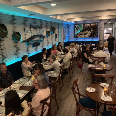 مطعم Seven Hills Mediterranean Grill