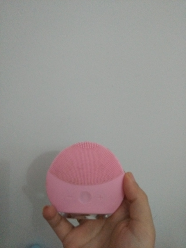 Foreo جهاز تقشير البشرة